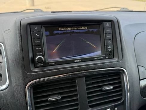Used 2019 Dodge Grand Caravan SE w/ UConnect Hands-Free Group FWD image 35