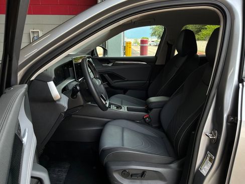 Used 2026 Volkswagen Tiguan SE FWD image 10