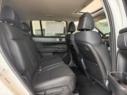 Used 2025 Hyundai Santa Fe XRT image 5