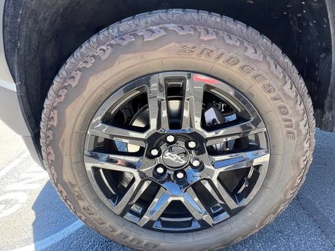Used 2025 Chevrolet Colorado Trail Boss AWD/4WD image 11