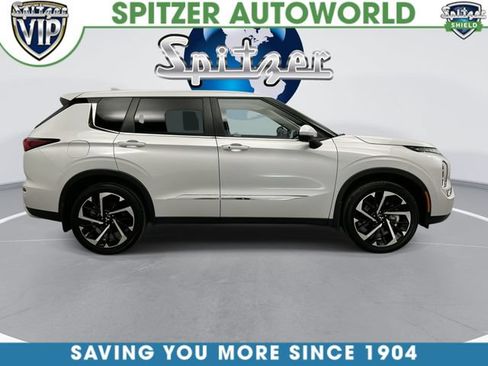 Used 2024 Mitsubishi Outlander SE Black Edition AWD/4WD image 11