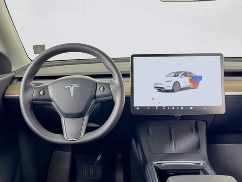 Used 2022 Tesla Model Y Long Range AWD/4WD image 33