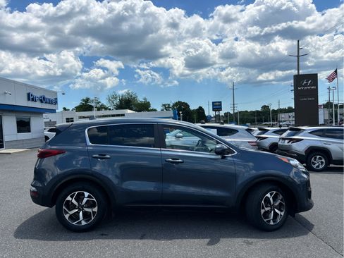 Used 2022 Kia Sportage LX FWD image 3