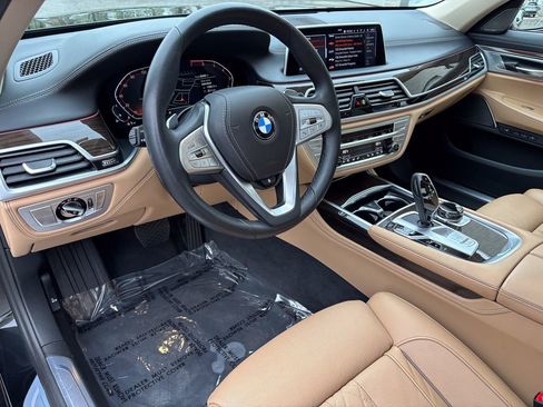 Certified 2022 BMW 750i xDrive w/ Executive Package AWD/4WD image 20