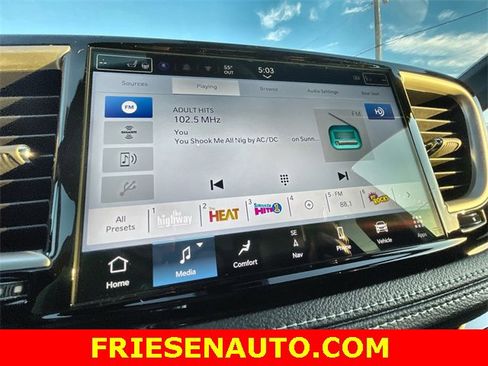 New 2025 Chrysler Pacifica Select w/ Uconnect Theater Family Group image 17