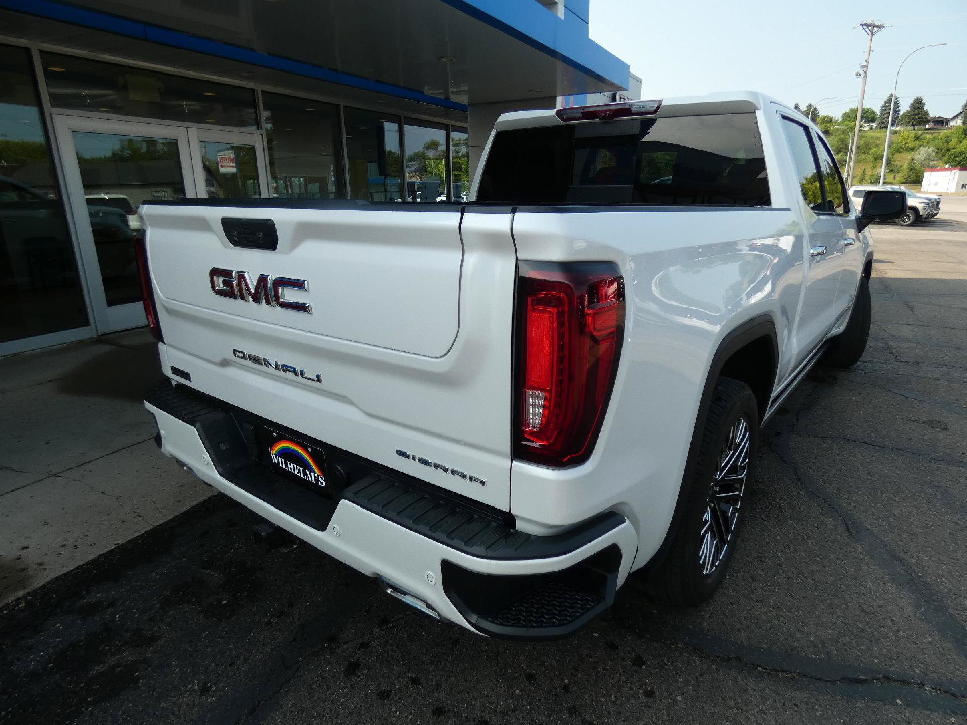 Certified 2023 GMC Sierra 1500 Denali w/ Denali Reserve Package AWD/4WD image 3