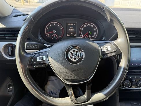 Used 2022 Volkswagen Passat 2.0T SE FWD image 16