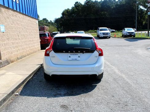 Used 2017 Volvo V60 T5 Premier w/ Convenience Package image 5