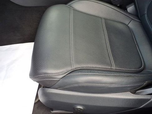 Used 2022 Mercedes-Benz C 300 Sedan image 7