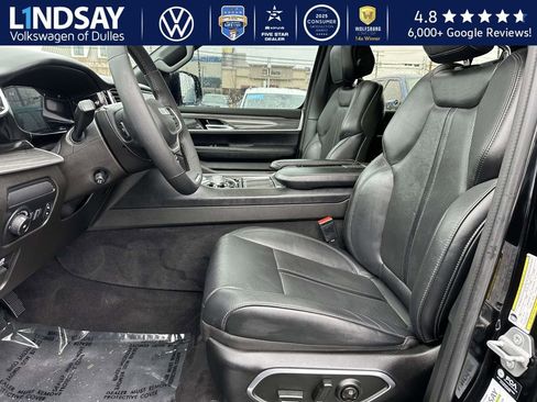 Used 2022 Jeep Wagoneer Series II w/ Premium Group I image 10