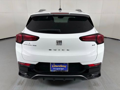 Used 2024 Buick Encore GX Sport Touring FWD image 7