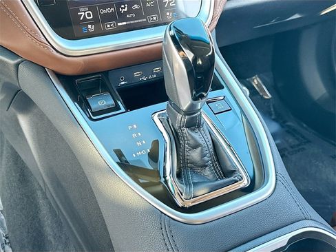 Used 2021 Subaru Outback Touring w/ Popular Package #2 image 17