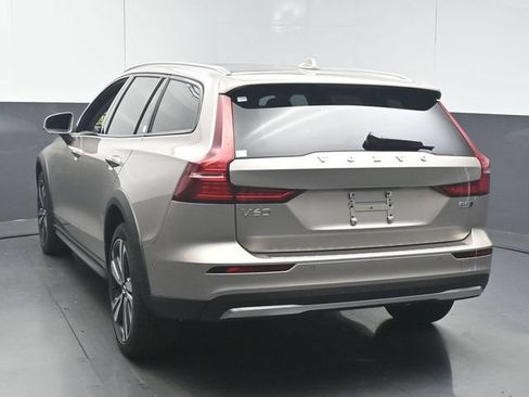 New 2026 Volvo V60 B5 Cross Country Plus w/ Protection Package Premier AWD/4WD image 6