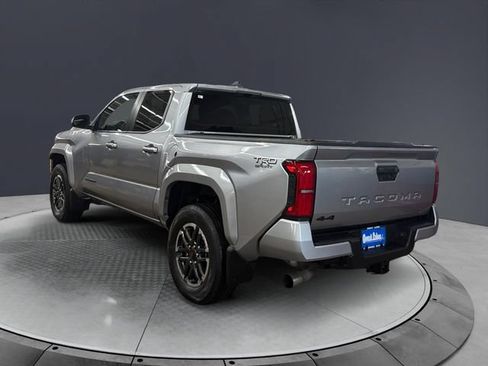 Used 2025 Toyota Tacoma TRD Sport AWD/4WD image 3