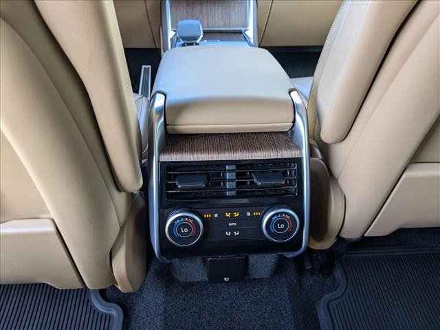 Certified 2025 Land Rover Range Rover SE AWD/4WD image 18