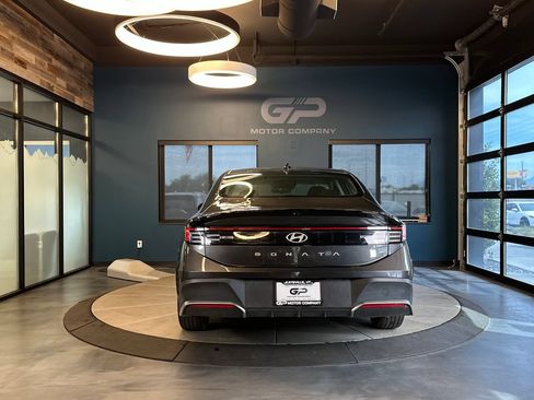 Used 2025 Hyundai Sonata SE FWD image 4