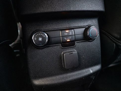 Used 2019 Ford Explorer XLT w/ XLT Sport Appearance Package image 35