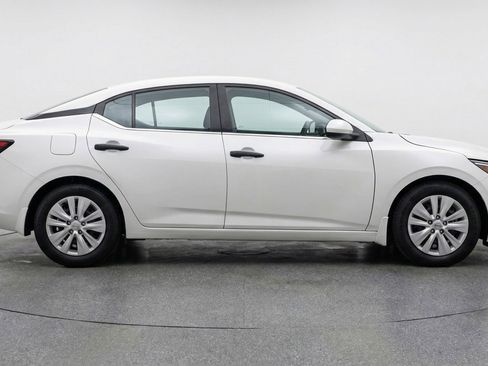 Used 2025 Nissan Sentra S FWD image 11