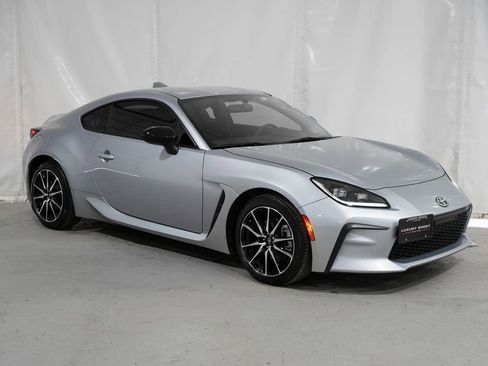 Used 2022 Toyota GR86 w/ ALL Weather Mat Package (TMS) RWD image 8