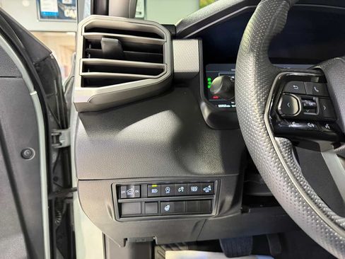 Used 2024 Toyota Tundra Limited AWD/4WD image 20