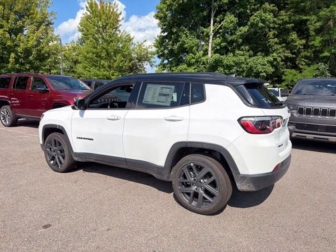 New 2026 Jeep Compass Limited AWD/4WD image 3