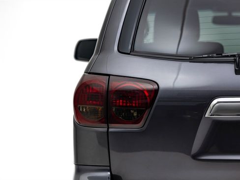 Used 2016 Toyota Sequoia Platinum image 18