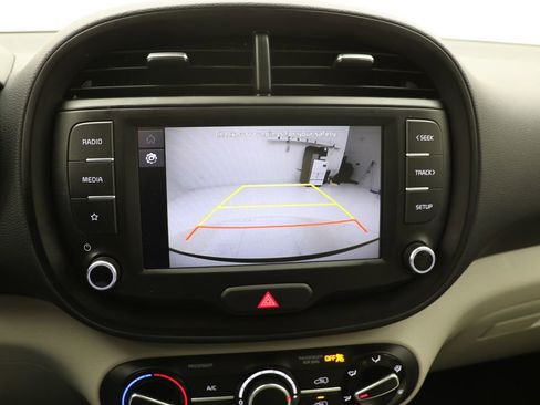 Used 2025 Kia Soul LX image 21