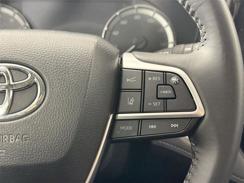 Certified 2024 Toyota Highlander LE image 18