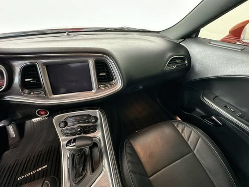 Used 2017 Dodge Challenger SRT Hellcat RWD image 11
