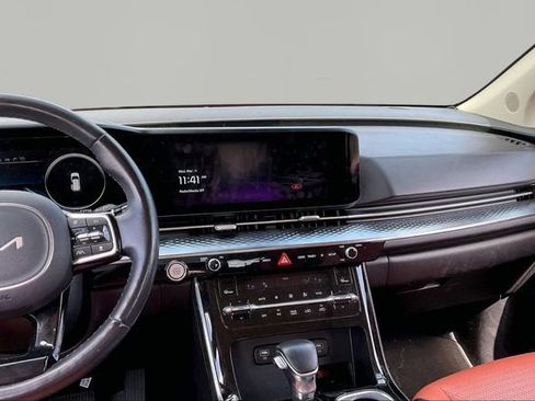 Used 2022 Kia Carnival SX Prestige image 9