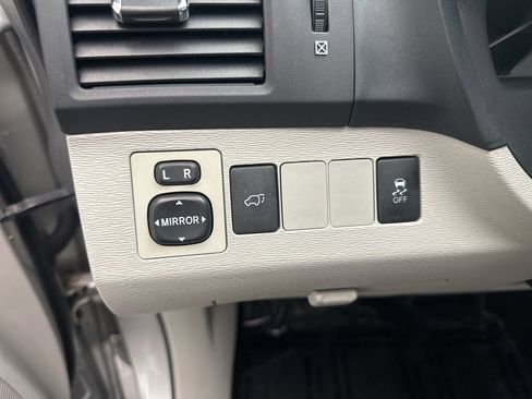 Used 2009 Toyota Venza AWD image 22