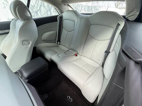 Used 2009 INFINITI G37 Sport w/ Premium Pkg image 4