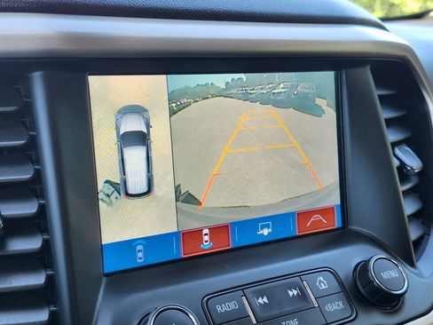 Used 2019 GMC Acadia Denali w/ Technology Package AWD/4WD image 24