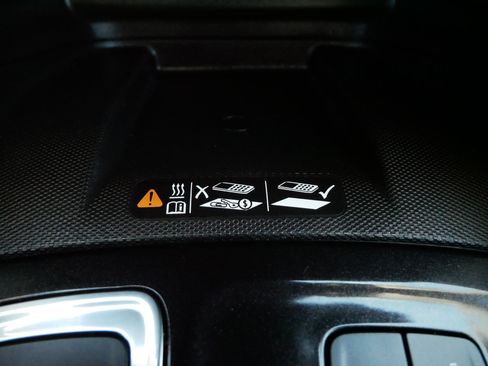 Used 2023 Chevrolet Equinox Premier image 27