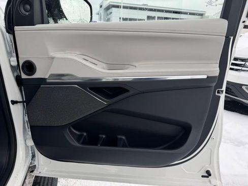 New 2025 Lincoln Navigator Reserve image 16