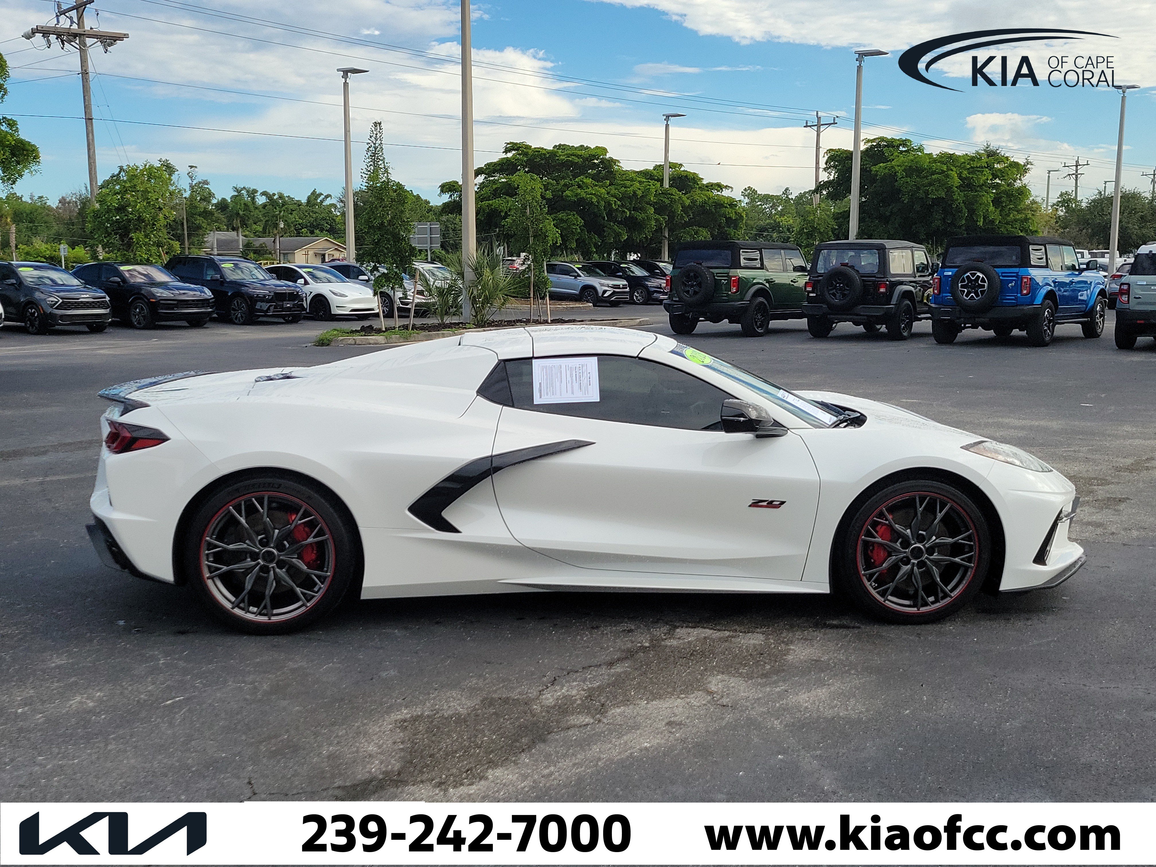 Used 2023 Chevrolet Corvette Stingray Premium Conv w/ Z51 Performance Package RWD image 8