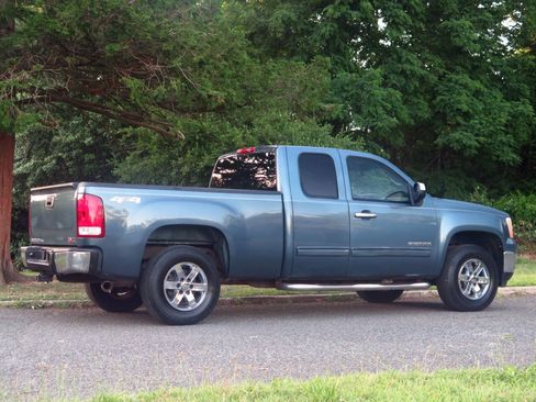 Used 2009 GMC Sierra 1500 SLE w/ Power Pack Plus AWD/4WD image 4