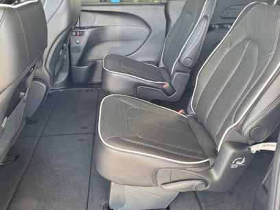 New 2027 Chrysler Pacifica Limited