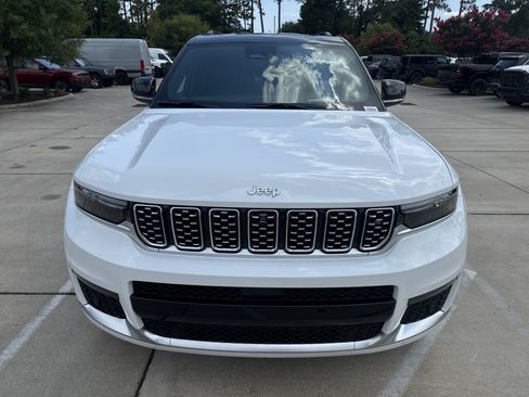 Used 2025 Jeep Grand Cherokee L Summit AWD/4WD image 3