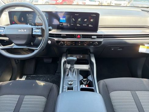 New 2026 Kia Sorento LX FWD image 9