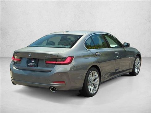 Used 2025 BMW 330i xDrive Sedan w/ Convenience Package AWD/4WD image 2