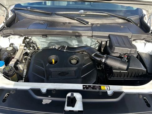 Used 2015 Land Rover LR2 HSE image 16