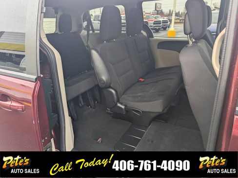 Used 2018 Dodge Grand Caravan SE w/ UConnect Hands-Free Group image 14