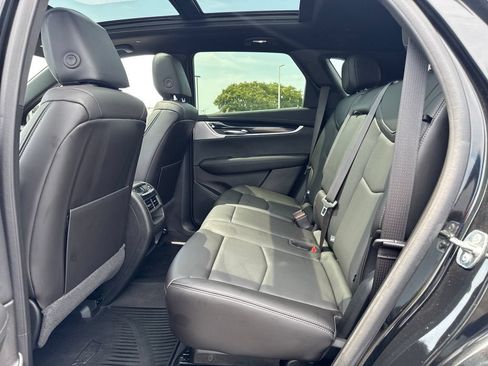 Certified 2024 Cadillac XT5 Premium Luxury w/ Technology Package FWD image 15
