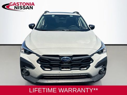 Used 2025 Subaru Crosstrek 2.5i Premium AWD/4WD image 2