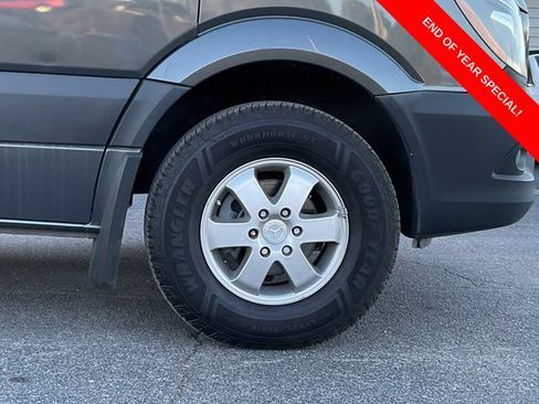 Used 2015 Mercedes-Benz Sprinter 2500 image 9