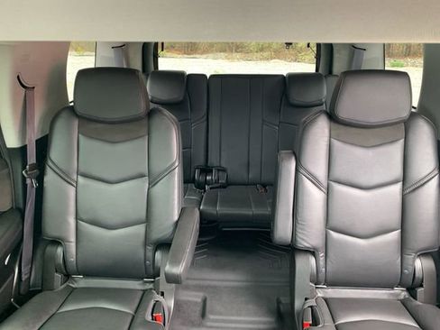 Used 2017 Cadillac Escalade Luxury AWD/4WD image 40