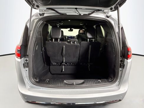 Used 2026 Chrysler Pacifica Select FWD image 33