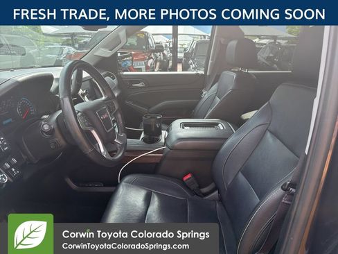 Used 2017 GMC Yukon XL SLT w/ Open Road Package AWD/4WD image 6