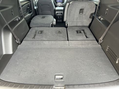 Used 2023 Chevrolet Traverse Premier w/ Redline Edition image 20